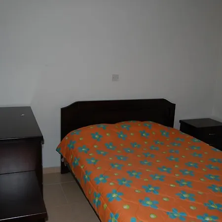 Ploutarchos Apartamento Paphos